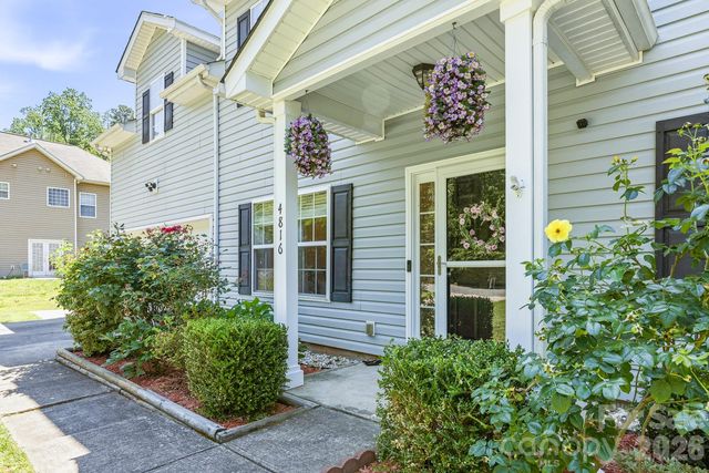 4816 Delprado Circle, Charlotte, NC 28216