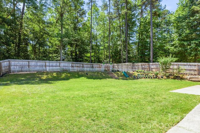 4816 Delprado Circle, Charlotte, NC 28216