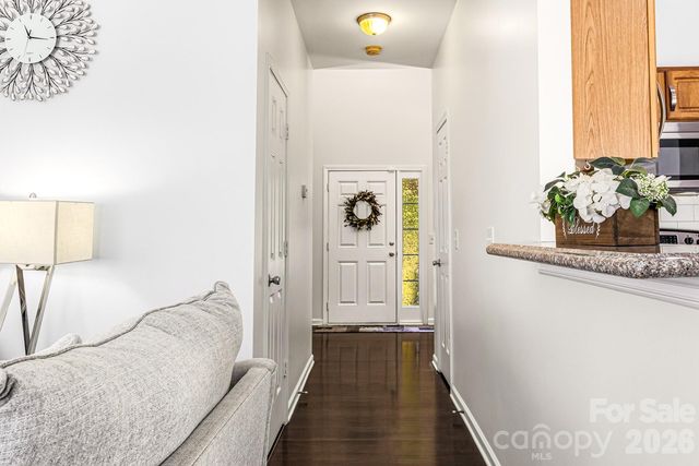 4816 Delprado Circle, Charlotte, NC 28216