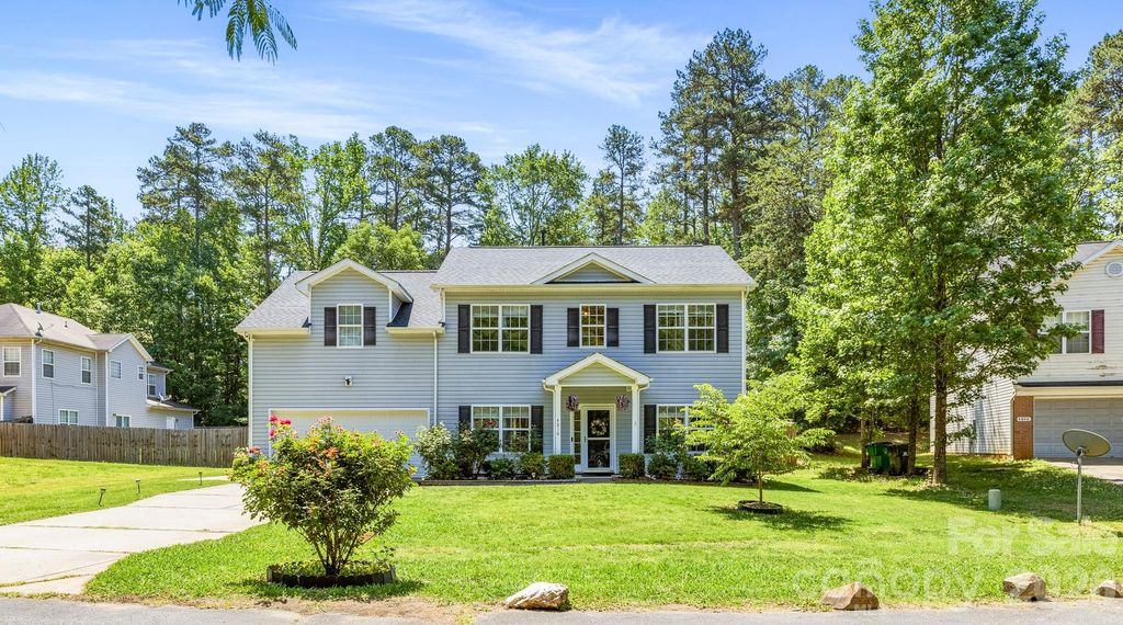 4816 Delprado Circle, Charlotte, NC 28216