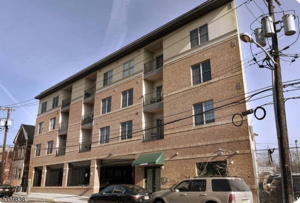 15 Tichenor Ln C1403 403, Newark City, NJ 07114