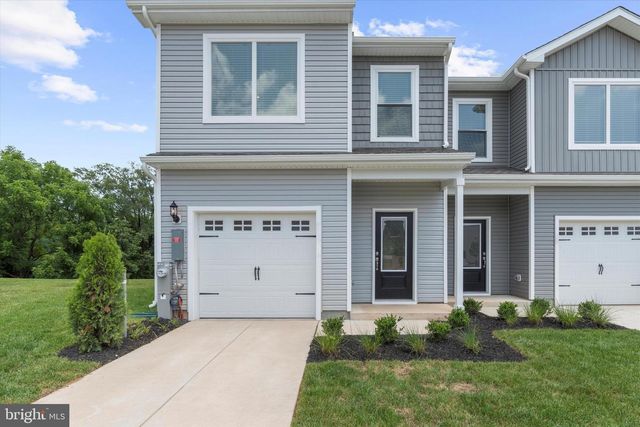 8111 BARTHOLOMEW CT, Baltimore, MD 21206