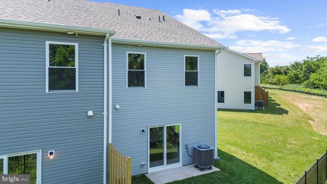 8111 BARTHOLOMEW CT, Baltimore, MD 21206