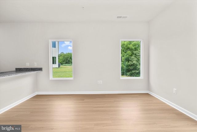 8111 BARTHOLOMEW CT, Baltimore, MD 21206