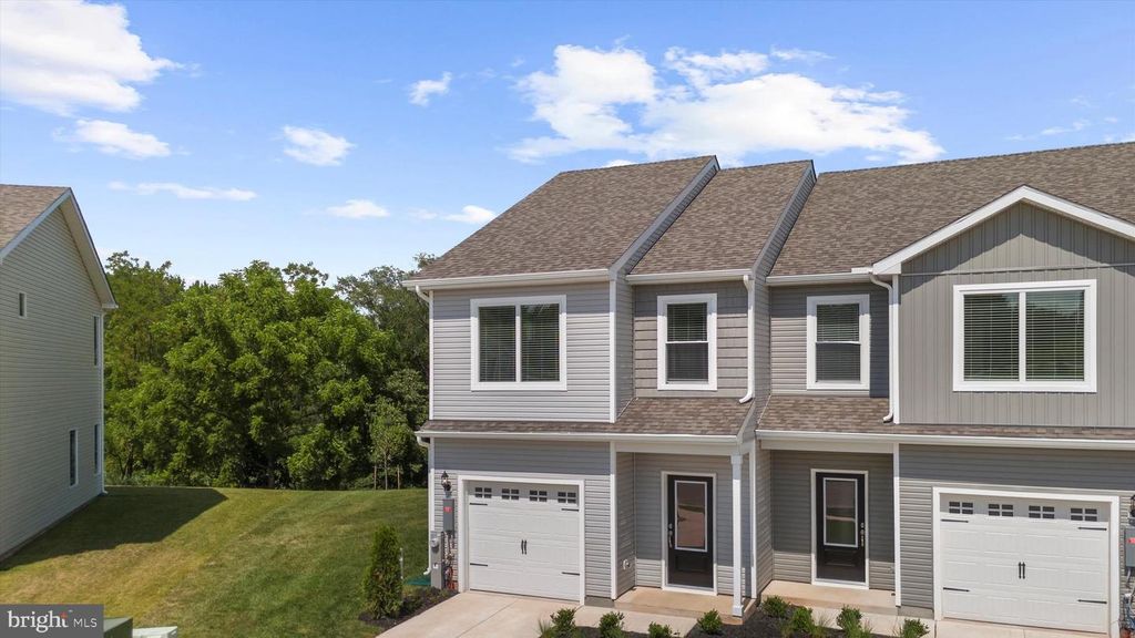 Image 1 of property listing at 8111 BARTHOLOMEW CT, Baltimore, MD 21206