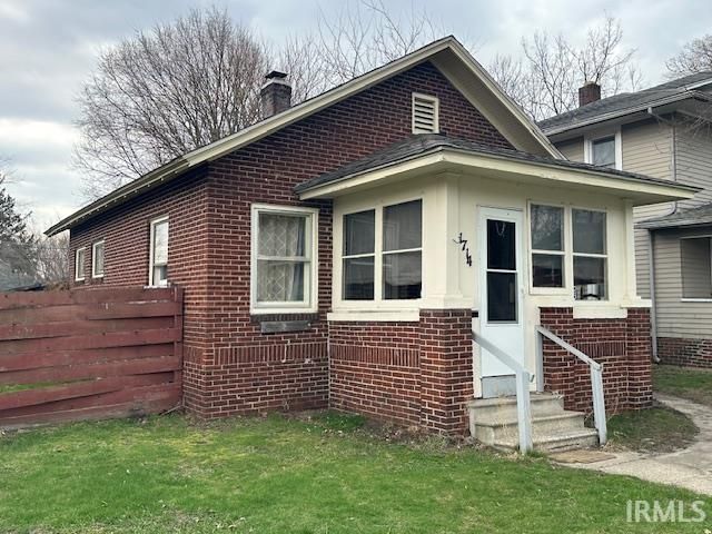 1714 S Twyckenham Drive, South Bend, IN 46613