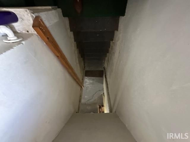 1714 S Twyckenham Drive, South Bend, IN 46613