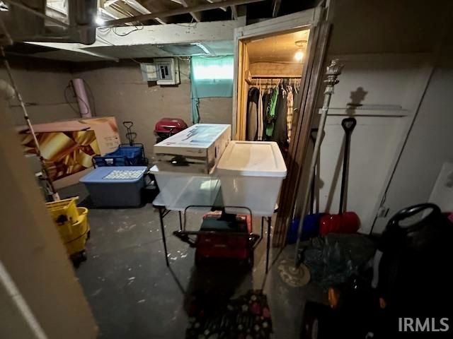 1714 S Twyckenham Drive, South Bend, IN 46613