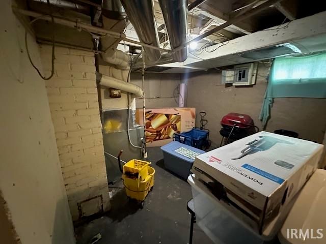 1714 S Twyckenham Drive, South Bend, IN 46613