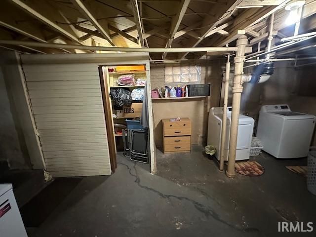 1714 S Twyckenham Drive, South Bend, IN 46613