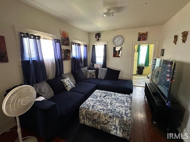 1714 S Twyckenham Drive, South Bend, IN 46613