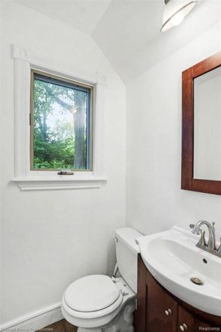 8965 Sherwood Drive, Springfield Charter Township, MI 48350