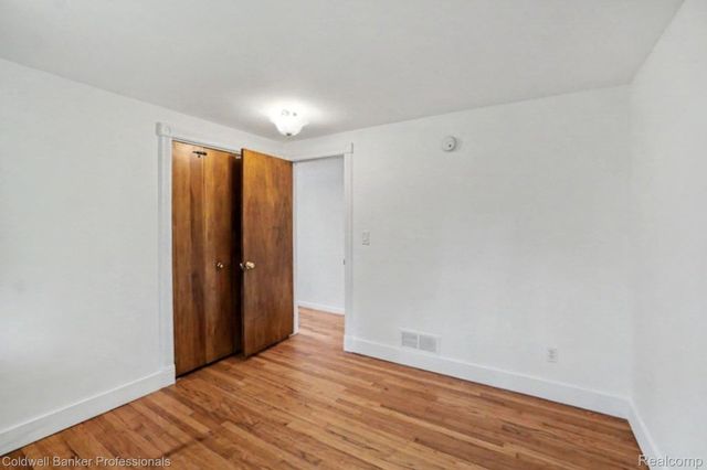 8965 Sherwood Drive, Springfield Charter Township, MI 48350