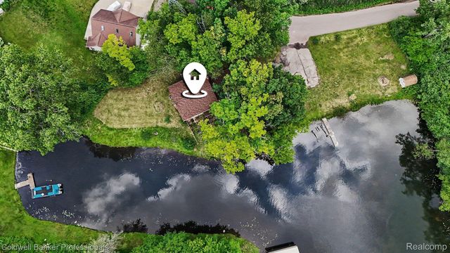 8965 Sherwood Drive, Springfield Charter Township, MI 48350