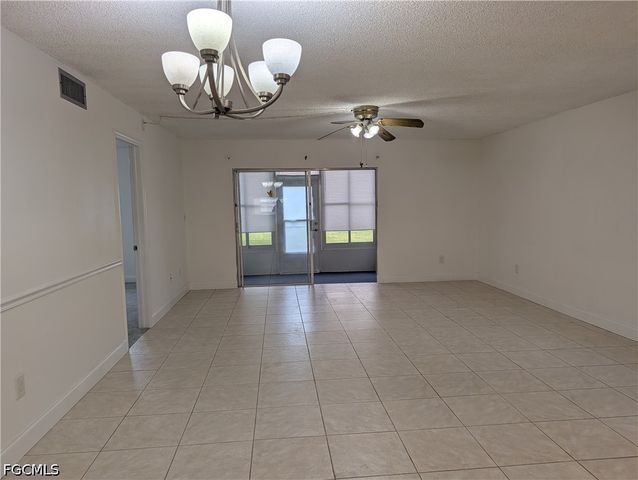 7050 Nantucket CIR 4, North Fort Myers, FL 33917