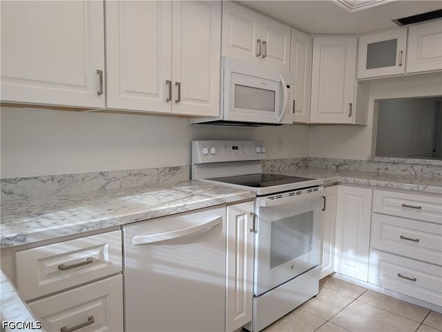 7050 Nantucket CIR 4, North Fort Myers, FL 33917