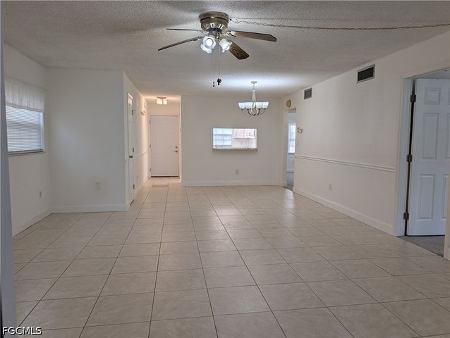 7050 Nantucket CIR 4, North Fort Myers, FL 33917