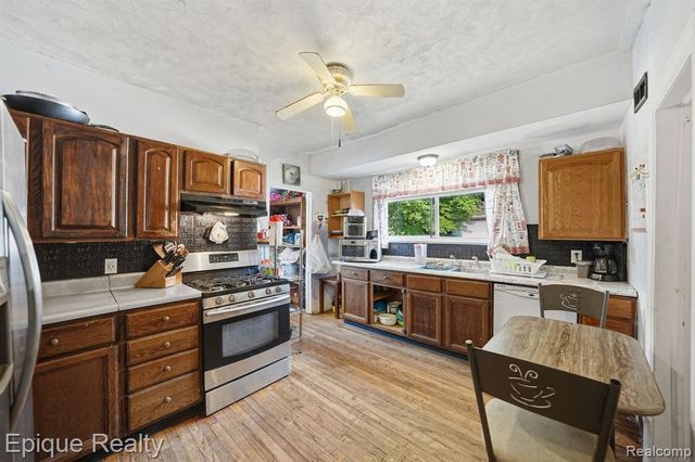 75 E Cicotte Street, River Rouge, MI 48218