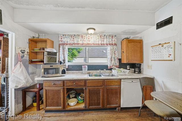 75 E Cicotte Street, River Rouge, MI 48218