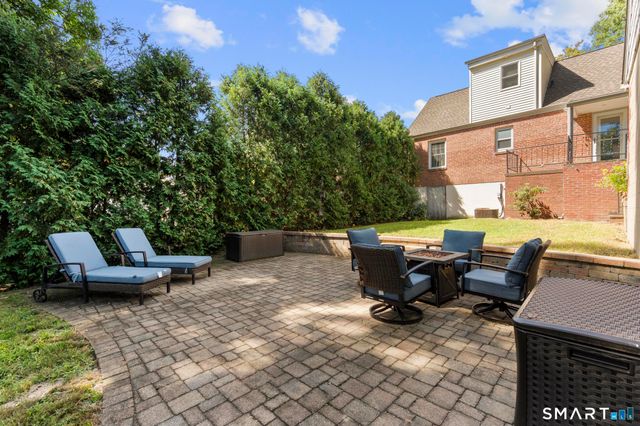 213 Knapps Highway, Fairfield, CT 06825