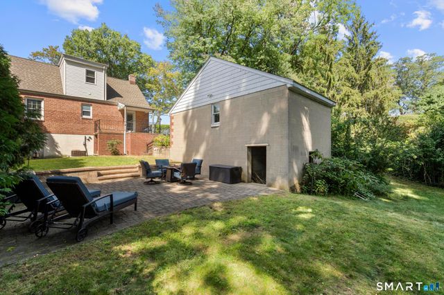 213 Knapps Highway, Fairfield, CT 06825