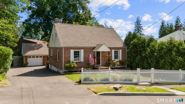213 Knapps Highway, Fairfield, CT 06825
