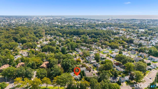 213 Knapps Highway, Fairfield, CT 06825