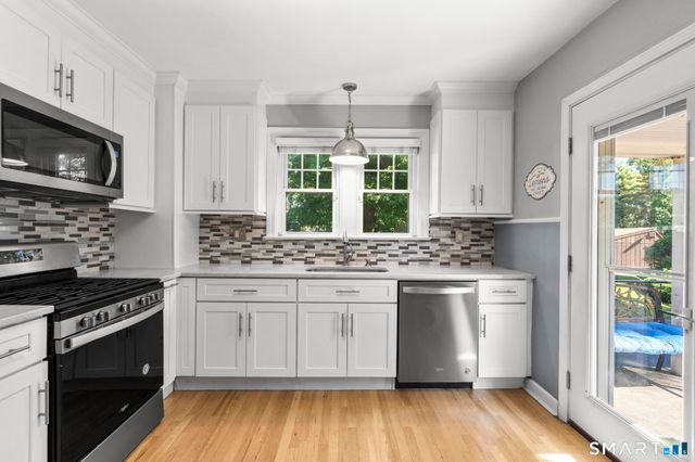 213 Knapps Highway, Fairfield, CT 06825