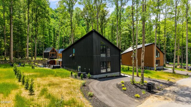 4142 Fontaine Way, Gatlinburg, TN 37738