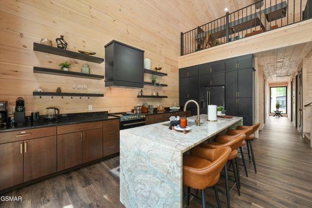 4142 Fontaine Way, Gatlinburg, TN 37738