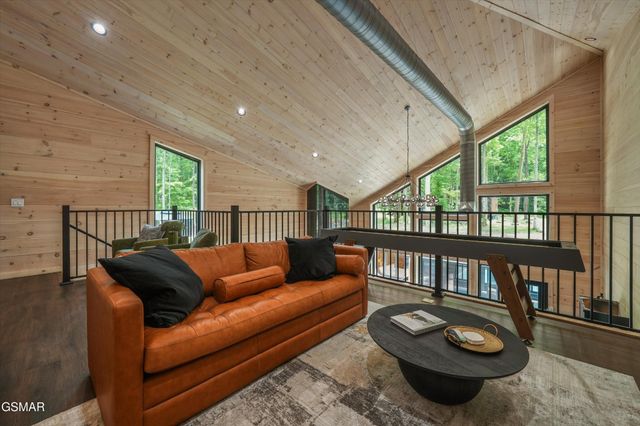 4142 Fontaine Way, Gatlinburg, TN 37738