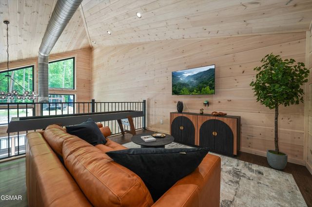 4142 Fontaine Way, Gatlinburg, TN 37738
