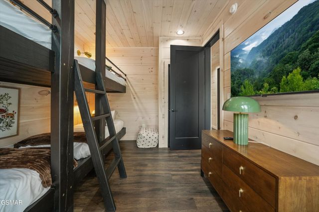 4142 Fontaine Way, Gatlinburg, TN 37738