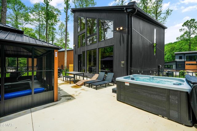 4142 Fontaine Way, Gatlinburg, TN 37738