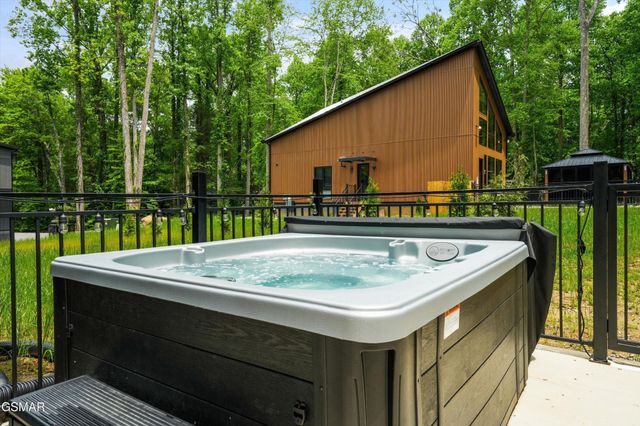 4142 Fontaine Way, Gatlinburg, TN 37738