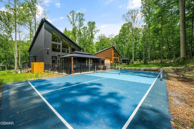 4142 Fontaine Way, Gatlinburg, TN 37738