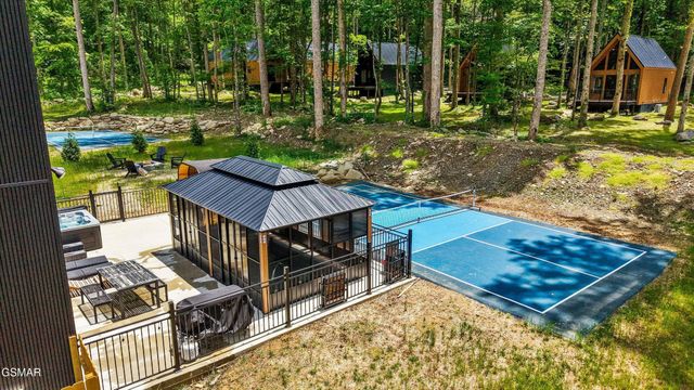 4142 Fontaine Way, Gatlinburg, TN 37738