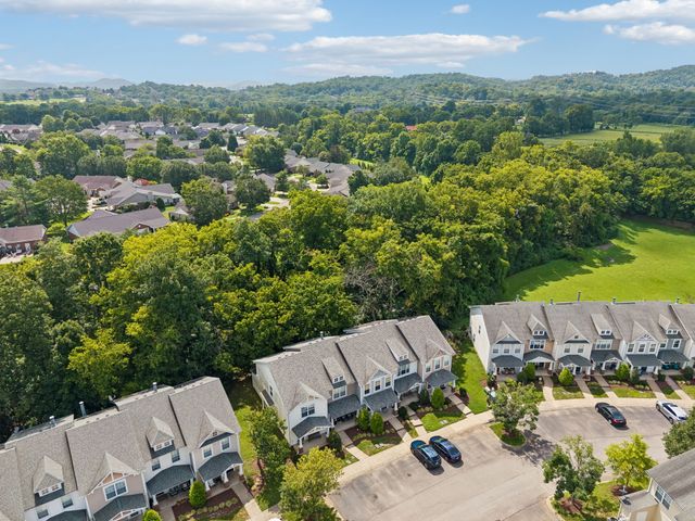 3093 Harpeth Springs Dr, Nashville, TN 37221