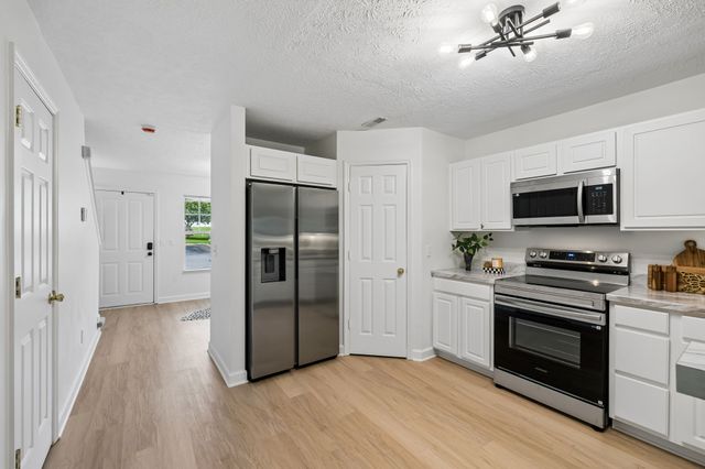 3093 Harpeth Springs Dr, Nashville, TN 37221