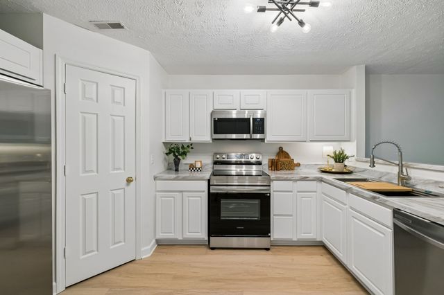 3093 Harpeth Springs Dr, Nashville, TN 37221