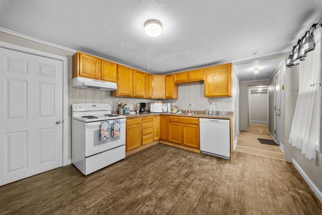 7 Elliott Street, Laconia, NH 03246