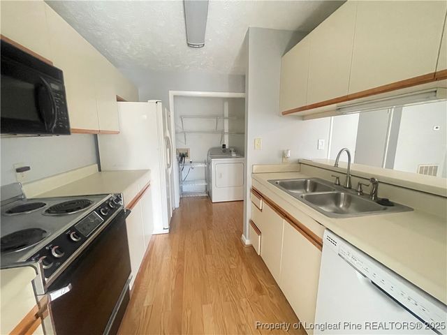 663 Bartons Landing #14 Place, Fayetteville, NC 28314