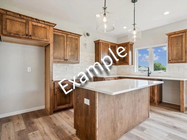 1305 Frontier Loop, Iowa City, IA 52246