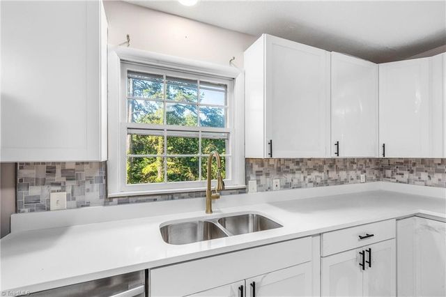 4210 Niblick Drive, Pfafftown, NC 27040