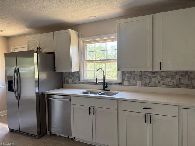 4210 Niblick Drive, Pfafftown, NC 27040