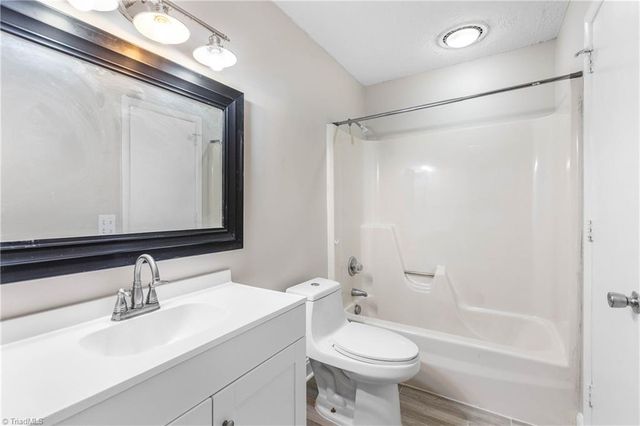 4210 Niblick Drive, Pfafftown, NC 27040