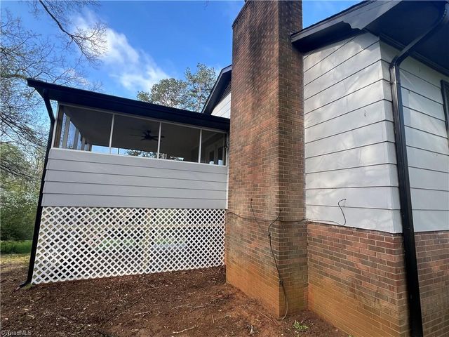 4210 Niblick Drive, Pfafftown, NC 27040