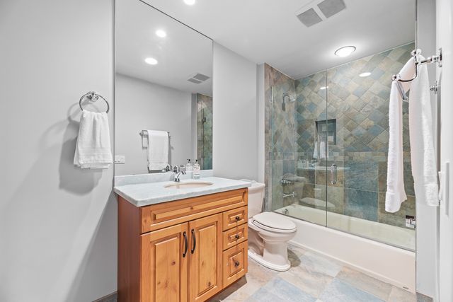 493 Hazel Avenue, Highland Park, IL 60035