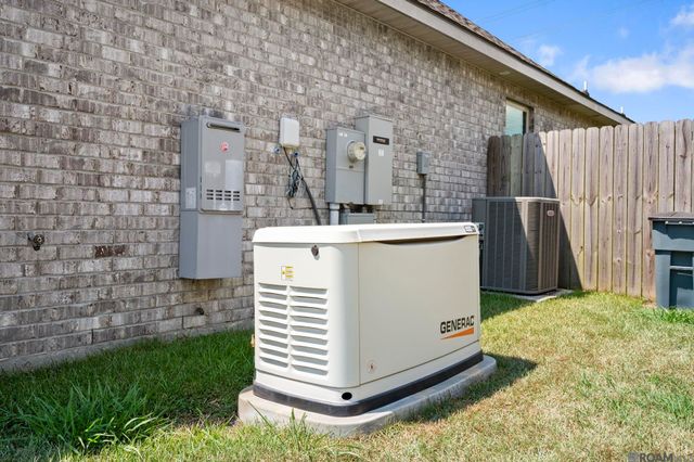 1180 Lakehaven Dr, Gonzales, LA 70737