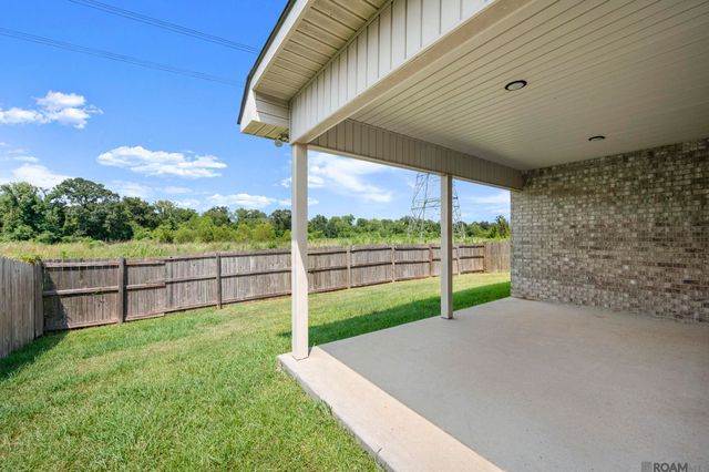 1180 Lakehaven Dr, Gonzales, LA 70737